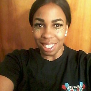 Meet your Posher, Dionna